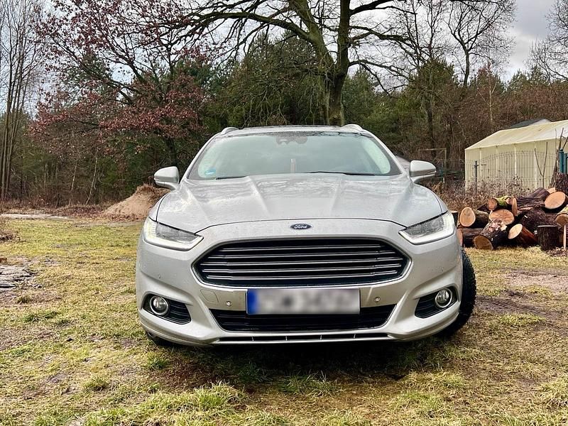 Gebraucht Ford Mondeo 180 PS (132 kW) 2015 Silber Kombi