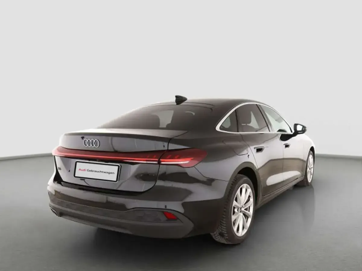 Usata Audi A5 Basis 204 CV (150 kW) 2025 Nero Berlina