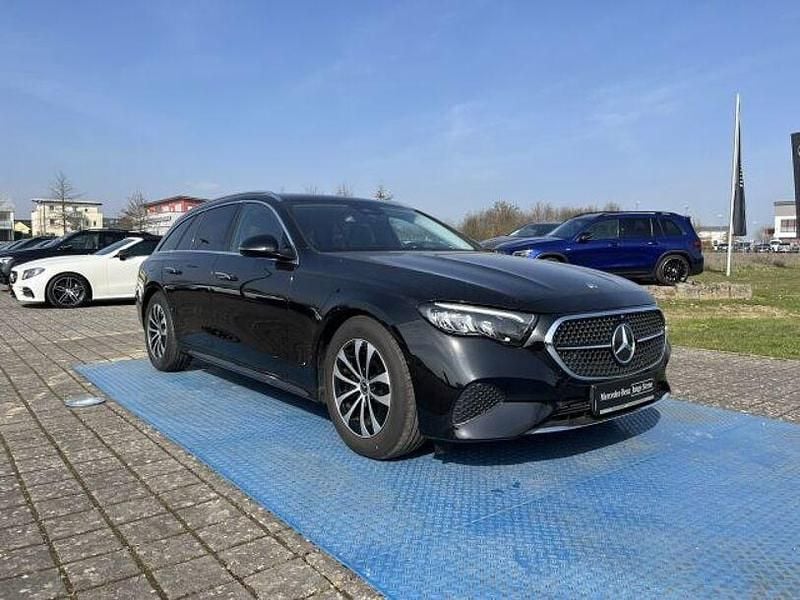 Gebraucht Mercedes E200 Avantgarde 204 PS (150 kW) 2024 Schwarz Kombi