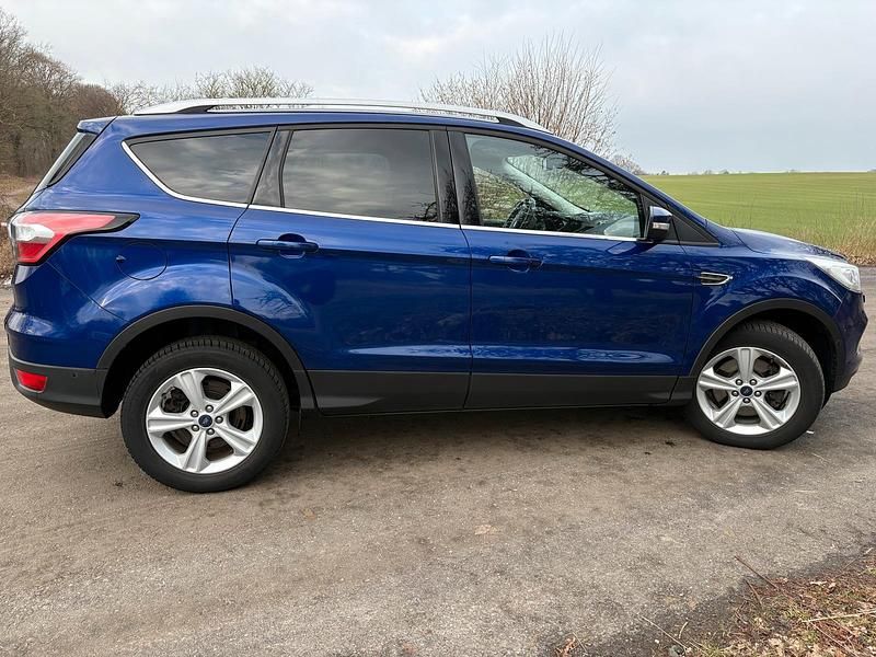 Gebraucht Ford Kuga Cool & Connect 150 PS (110 kW) 2017 Blau SUV