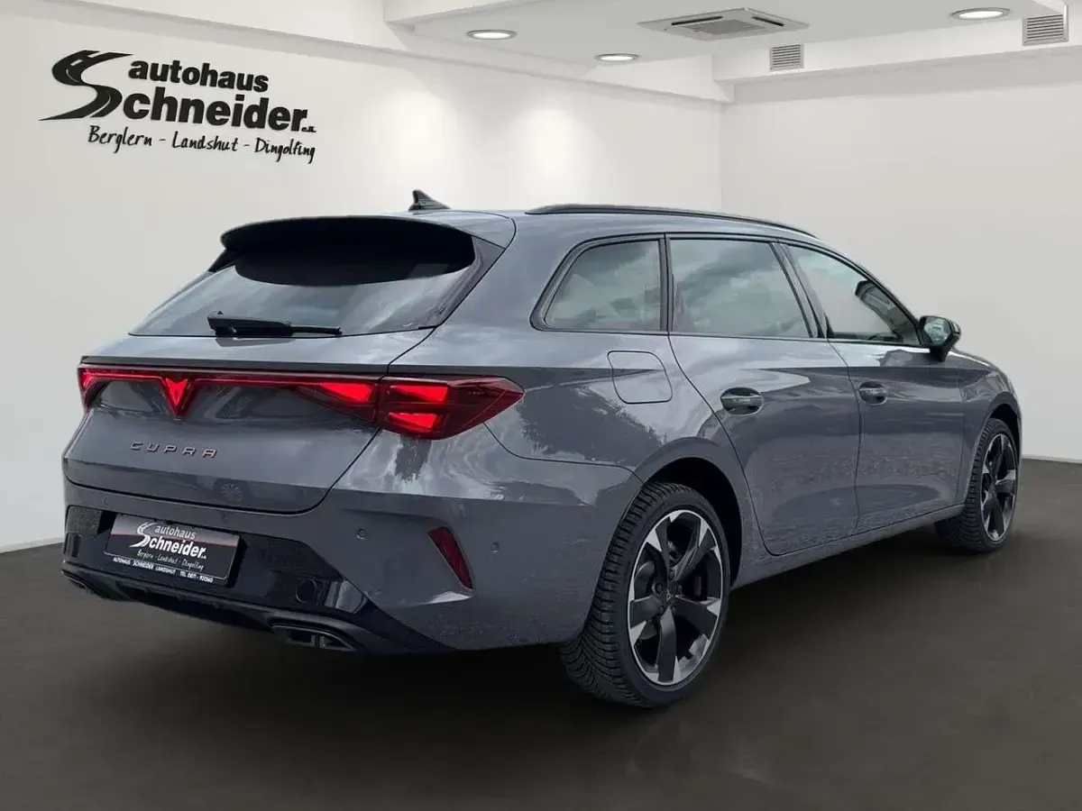 Neu Cupra Leon 150 PS (110 kW) 2026 Graphene grau Kombi