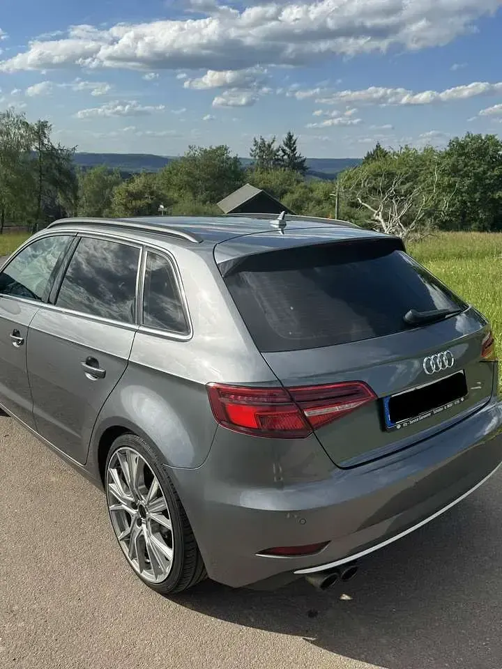 Gebraucht Audi A3 Sport 150 PS (110 kW) 2017 Grau Kleinwagen