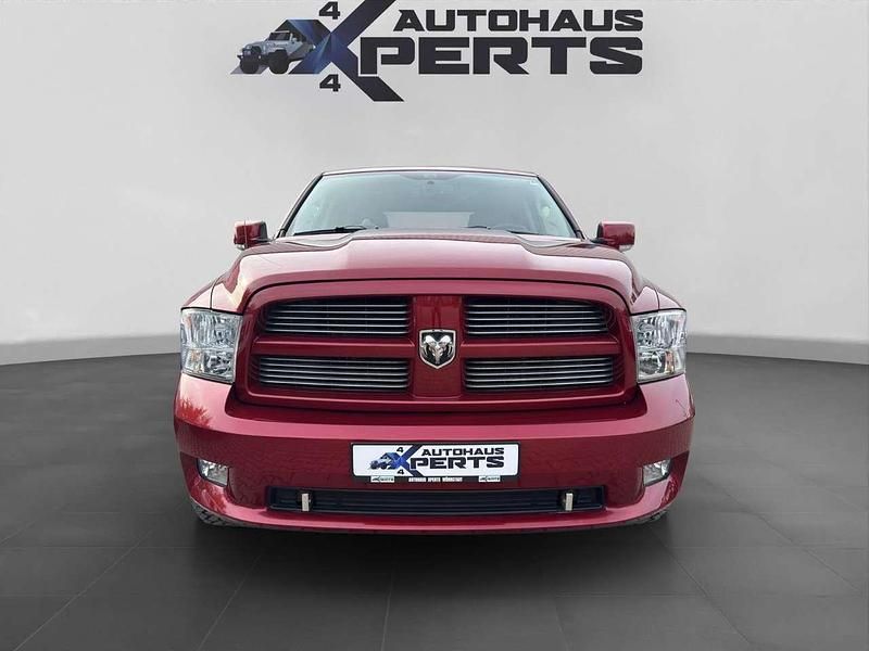 Cherry red Gebraucht 2011 Dodge Ram Abholung | 31.900 € - Bild 1/4