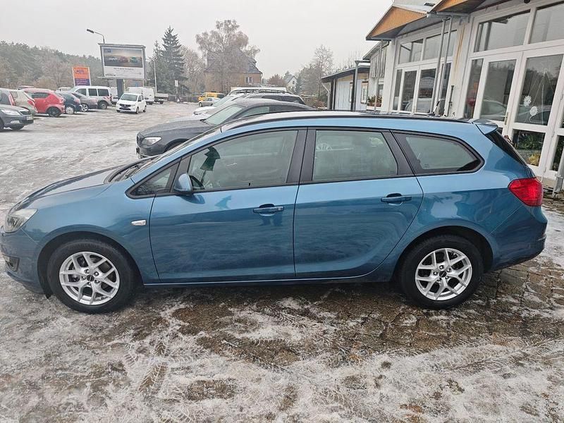 Gebraucht Opel Astra Selection 116 PS (85 kW) 2014 Blau Kombi