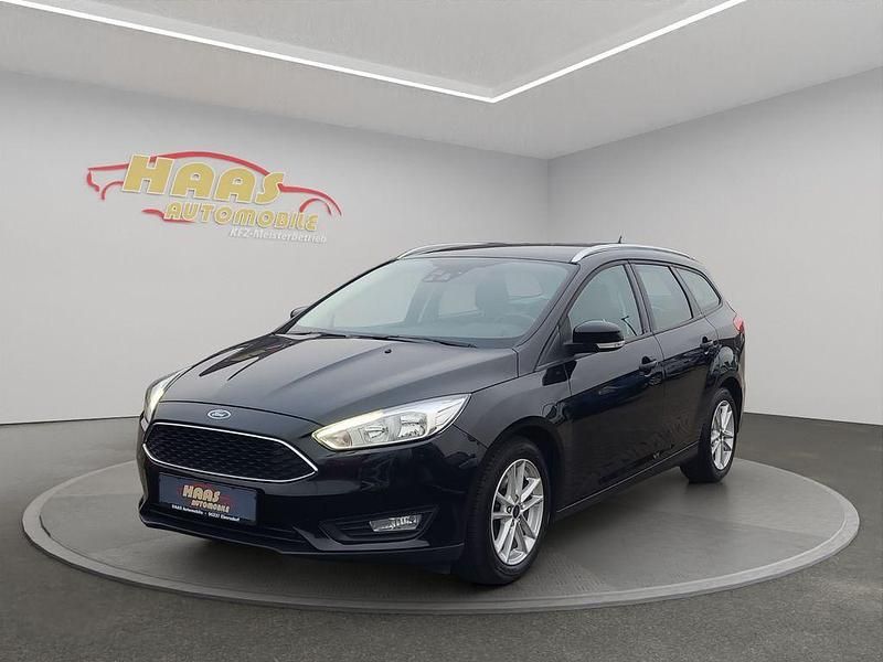 Schwarz Gebraucht 2017 Ford Focus Cool & Connect Limousine | 6.490 € (Guter Preis) - Bild 1/4