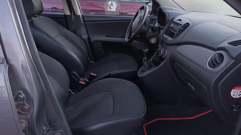 Gebraucht Hyundai i10 69 PS (50 kW) 2013 Grau Kleinwagen