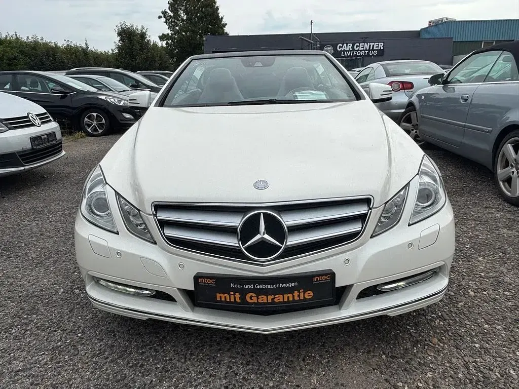 Gebraucht Mercedes E200 184 PS (135 kW) 2011 Weiß Cabrio