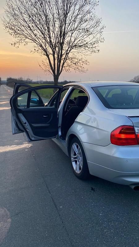 Gebraucht BMW 318 150 PS (110 kW) 2007 Limousine