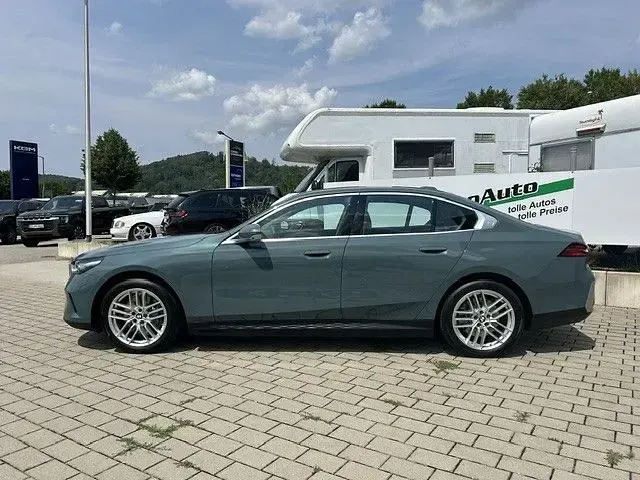 Gebraucht BMW i5 250 kW (340 PS) 2025 Grün Limousine