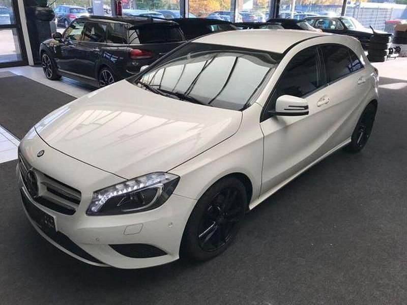 Gebraucht Mercedes A250 211 PS (155 kW) 2013 Weiß Limousine