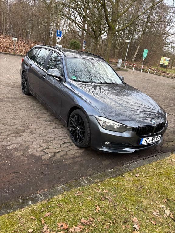 Gebraucht BMW 318 Performance 143 PS (105 kW) 2013 Grau Kombi