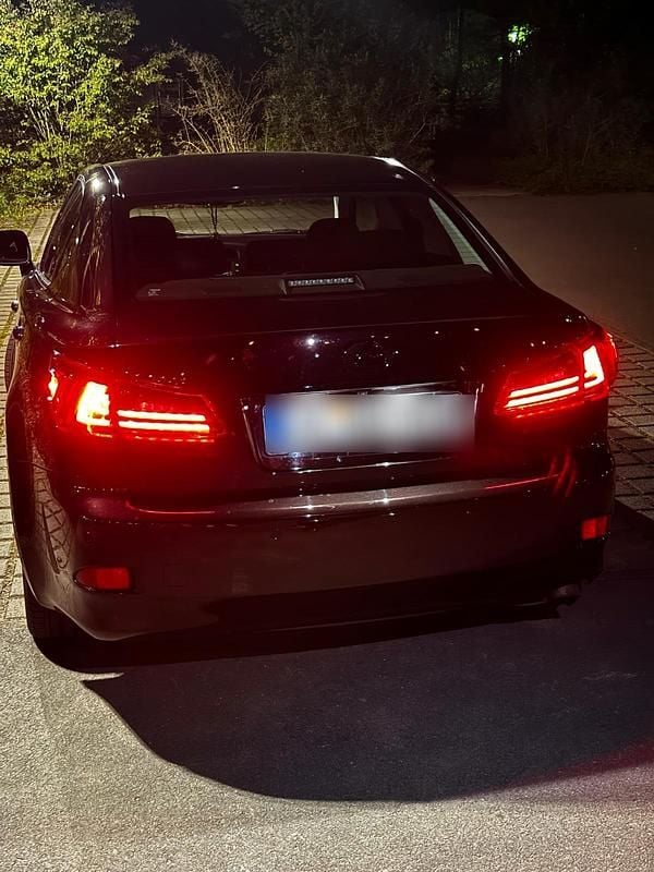Gebraucht Lexus IS220d 177 PS (130 kW) 2009 Schwarz Limousine
