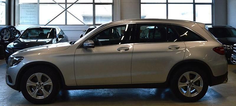 Gebraucht Mercedes GLC220 170 PS (125 kW) 2017 Silber SUV