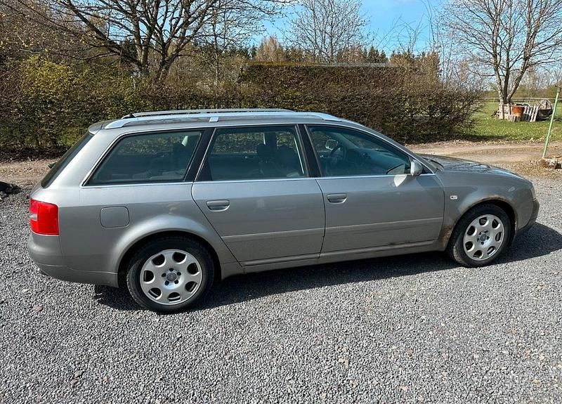 Second-hand Audi A6 180 CP (132 kW) 2003 Argintiu Break