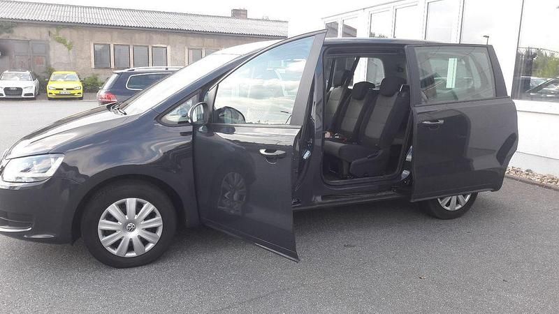 Gebraucht VW Sharan Trendline 150 PS (110 kW) 2012 Grau Van / Kleinbus
