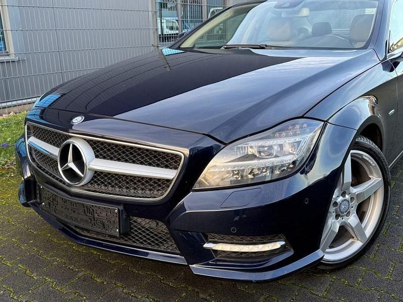 Gebraucht Mercedes CLS350 AMG line 265 PS (194 kW) 2012 Blau Limousine