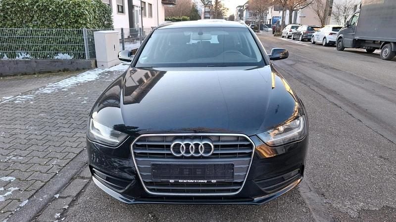 Schwarz Gebraucht 2012 Audi A4 Kombi | 7.700 € (Fairer Preis) - Bild 1/4