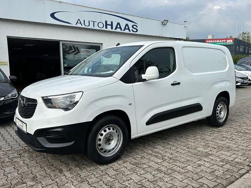 Weiß Gebraucht 2021 Opel Combo Edition Van / Kleinbus | 10.990 € (Guter Preis) - Bild 1/4