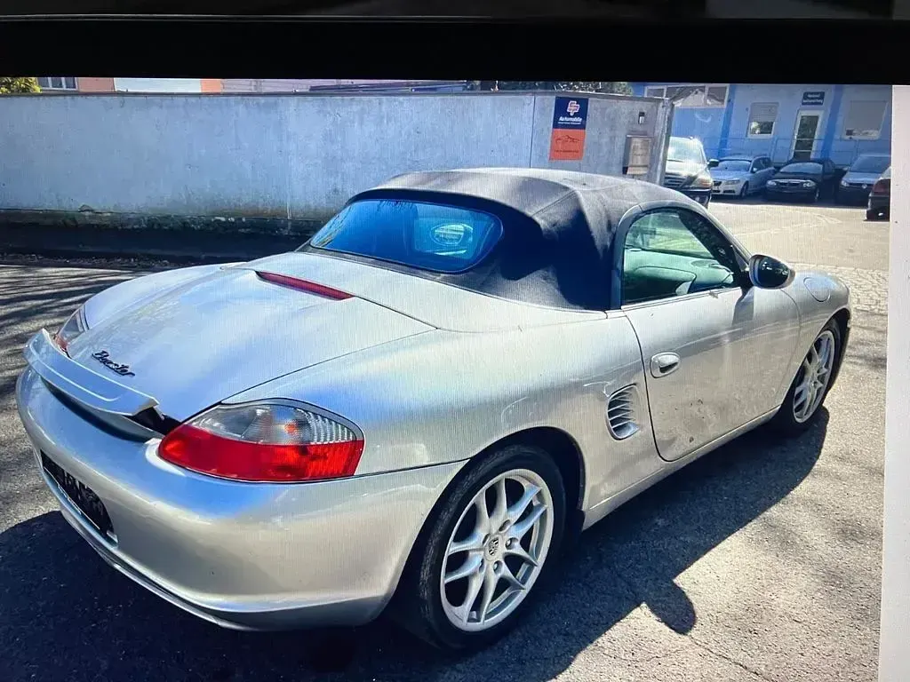Second-hand Porsche Boxster 228 CP (167 kW) 2004 Argintiu Cabrio