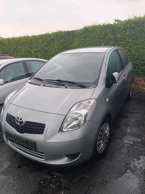 Gebraucht 2006 Toyota Yaris Kleinwagen | 2.000 € (Guter Preis) - Bild 1/4