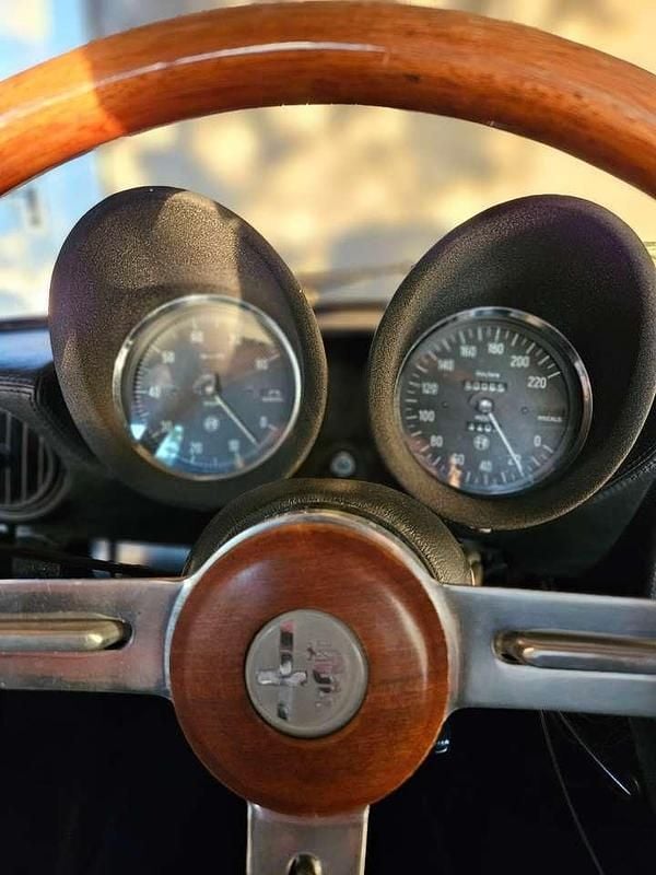 Gebraucht Alfa Romeo 2000 126 PS (92 kW) 1982 Schwarz Cabrio