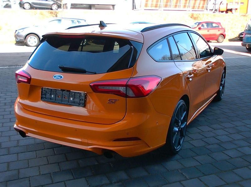 Gebraucht Ford Focus ST 280 PS (205 kW) 2021 Orange Kombi
