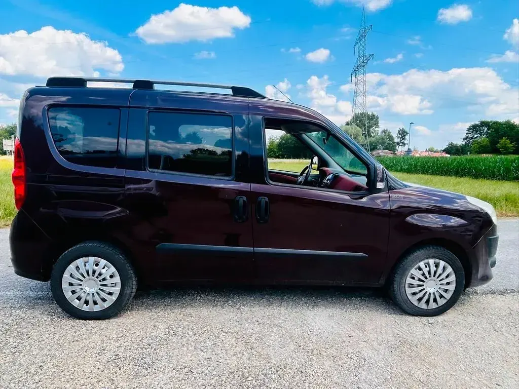 Gebraucht Fiat Doblò 120 PS (88 kW) 2012 Rot Van / Kleinbus