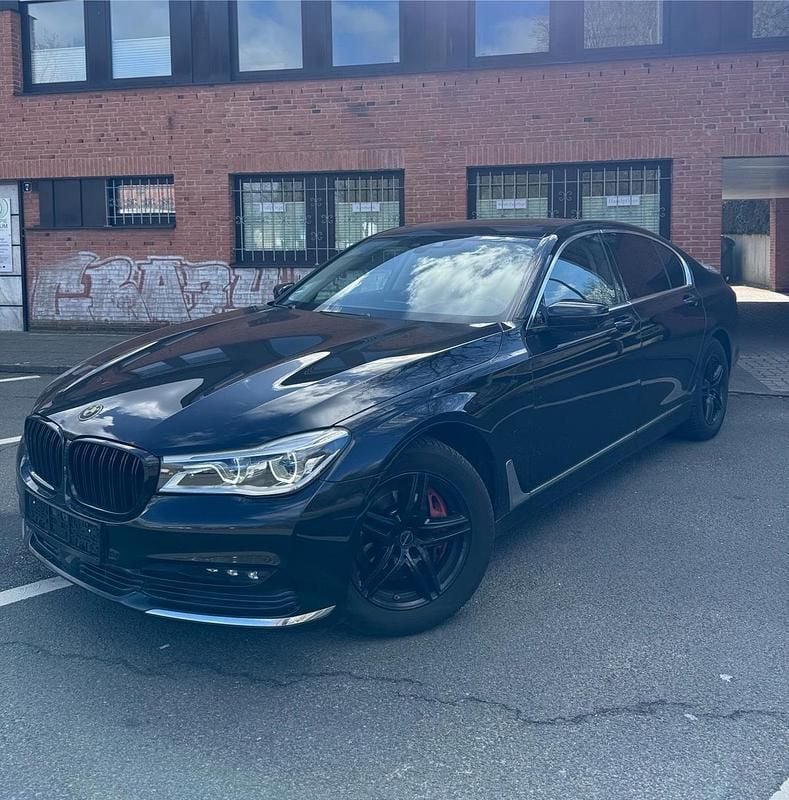 Gebraucht BMW 730 265 PS (194 kW) 2016 Schwarz Limousine