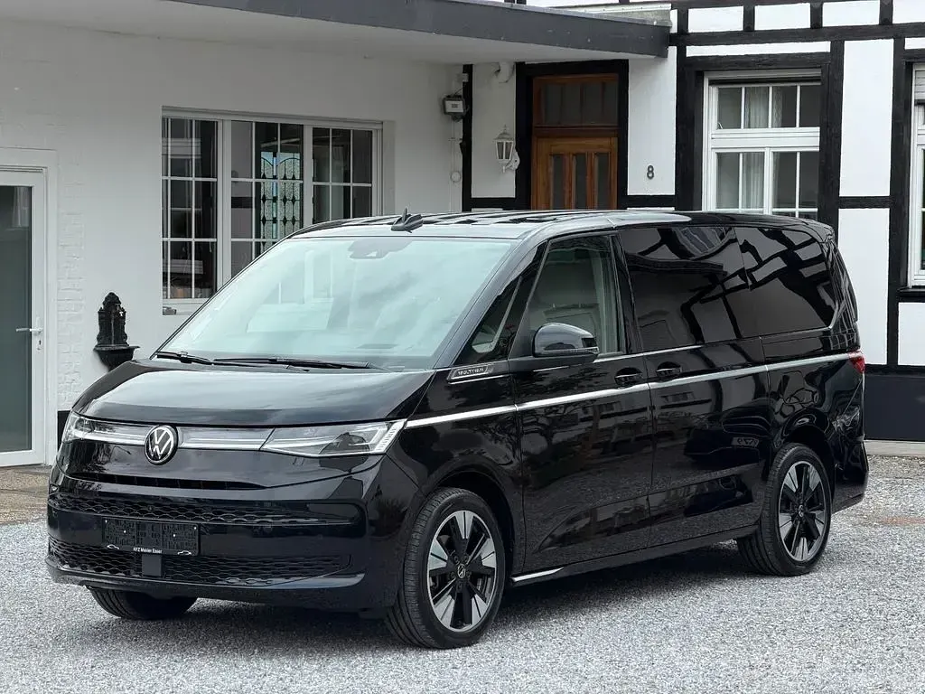 Gebraucht VW Multivan Style 150 PS (110 kW) 2025 Schwarz Van / Kleinbus