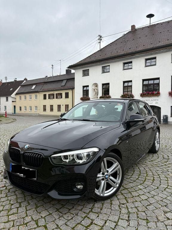 Schwarz Gebraucht 2019 BMW 120 M Sport Kleinwagen | 19.500 € (Guter Preis) - Bild 1/4