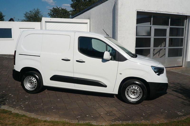 Gebraucht Opel Combo Edition 110 PS (80 kW) 2021 Weiß Van / Kleinbus