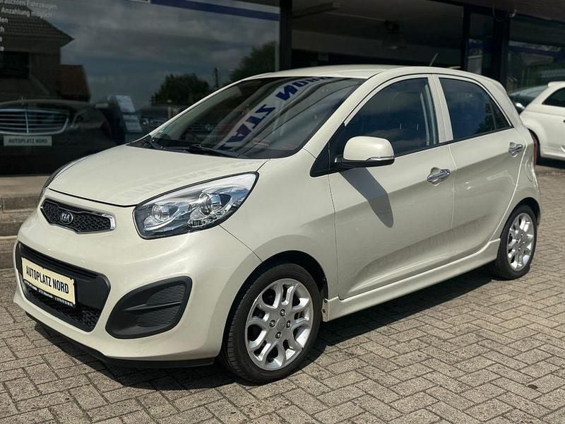 Beige Gebraucht 2012 Kia Picanto FIFA World Cup Edition Kleinwagen | 5.999 € (Teuer) - Bild 1/4