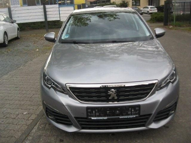Second-hand Peugeot 308 Allure 131 CP (96 kW) 2018 Argintiu Berlinǎ