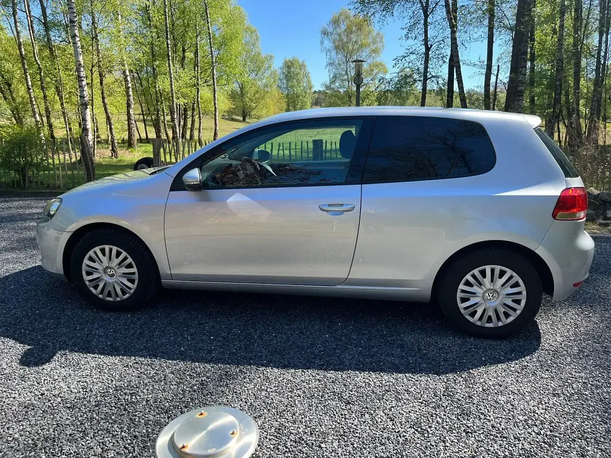 Gebraucht VW Golf VI Trendline 80 PS (58 kW) 2009 Silber Kleinwagen