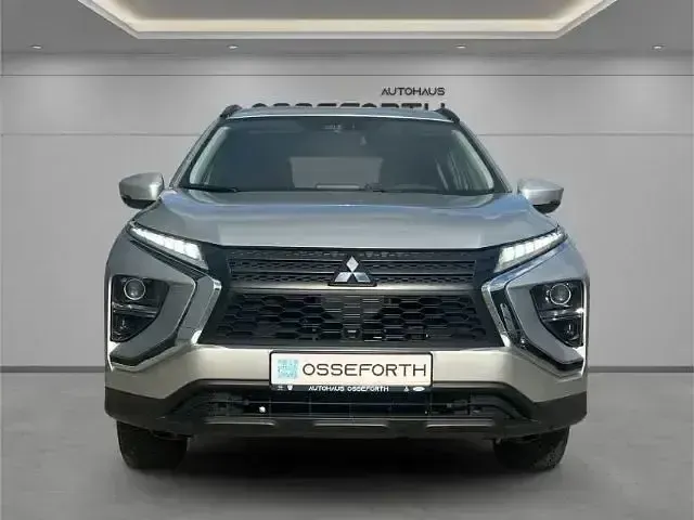 Gebraucht Mitsubishi Eclipse Cross Basis 188 PS (138 kW) 2022 M) (silber SUV