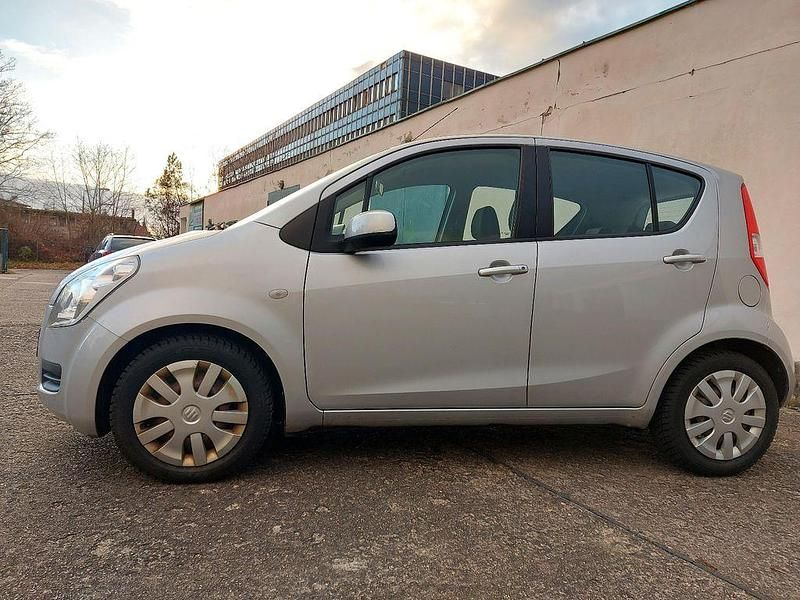 Gebraucht Suzuki Splash Club 65 PS (47 kW) 2012 Silber Kleinwagen