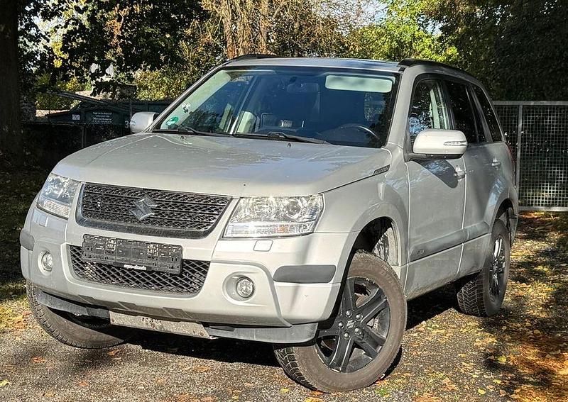 Silber Gebraucht 2008 Suzuki Grand Vitara SUV | 6.499 € (Superpreis) - Bild 1/4