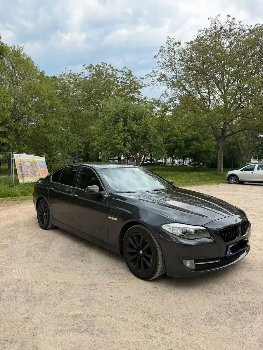 Używany BMW 520 184 KM (135 kW) 2012 Czarny Sedan/Limuzyna
