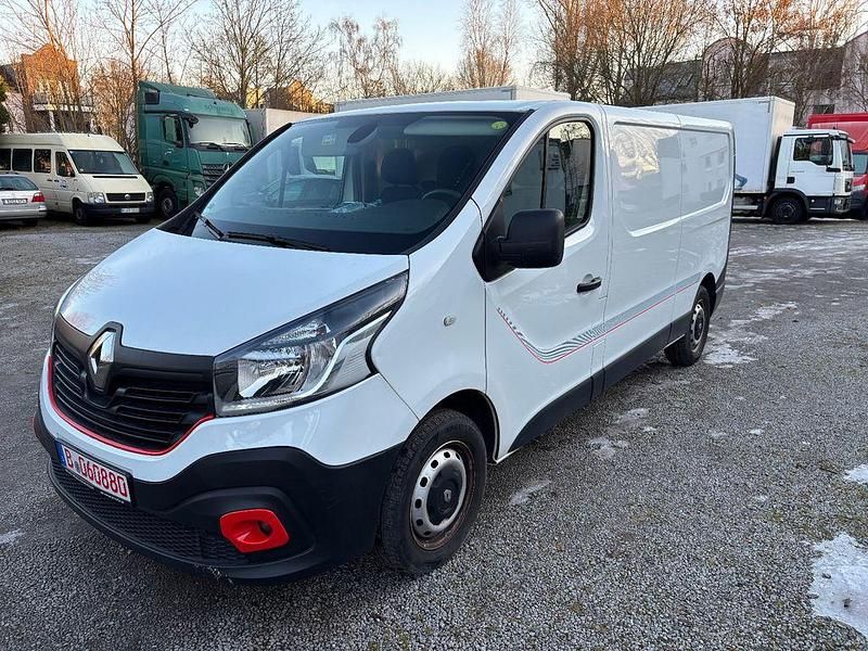 Gebraucht Renault Trafic 121 PS (88 kW) 2018 Weiß Van / Kleinbus