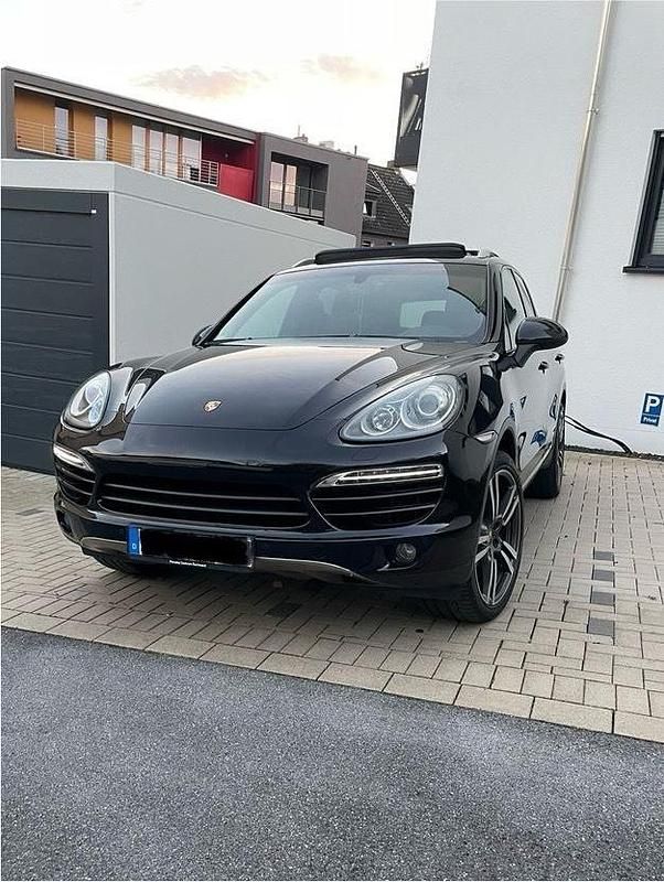 Schwarz Gebraucht 2012 Porsche Cayenne Platinum Edition SUV | 28.900 € (Teuer) - Bild 1/4