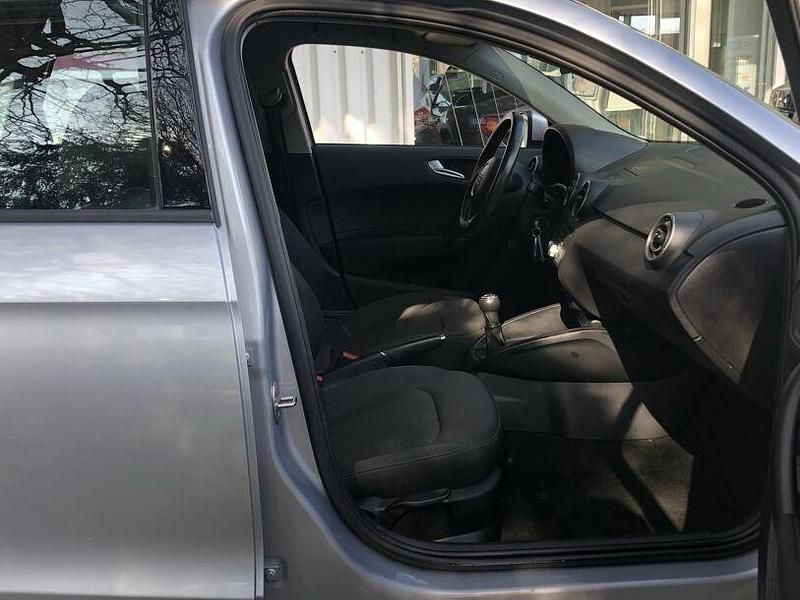 Gebraucht Audi A1 Comfort 70 PS (51 kW) 2016 Silber Kleinwagen