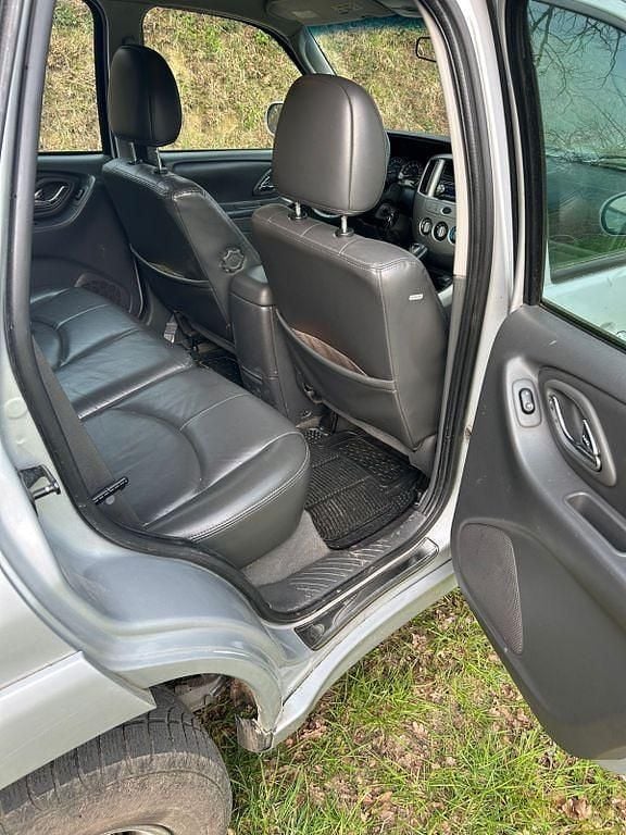 Gebraucht Mazda Tribute Exclusive 203 PS (149 kW) 2004 Silber SUV