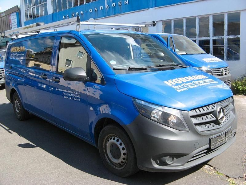 Blau Gebraucht 2019 Mercedes Vito Van / Kleinbus | 13.685 € (Fairer Preis) - Bild 1/4