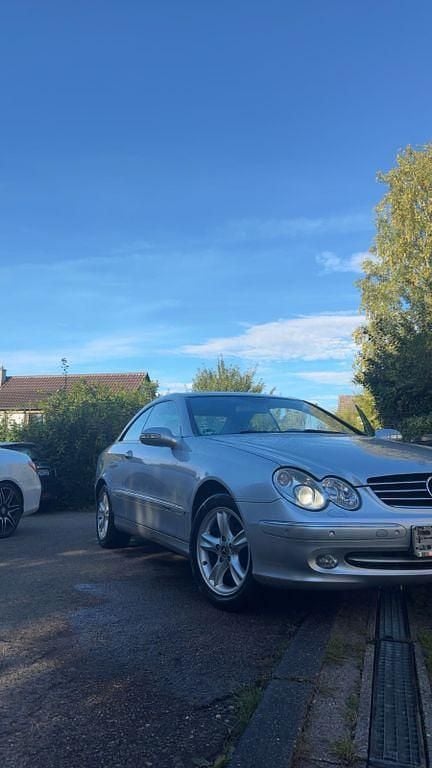 Grau Gebraucht 2003 Mercedes CLK320 Avantgarde Coupé | 4.599 € (Superpreis) - Bild 1/4
