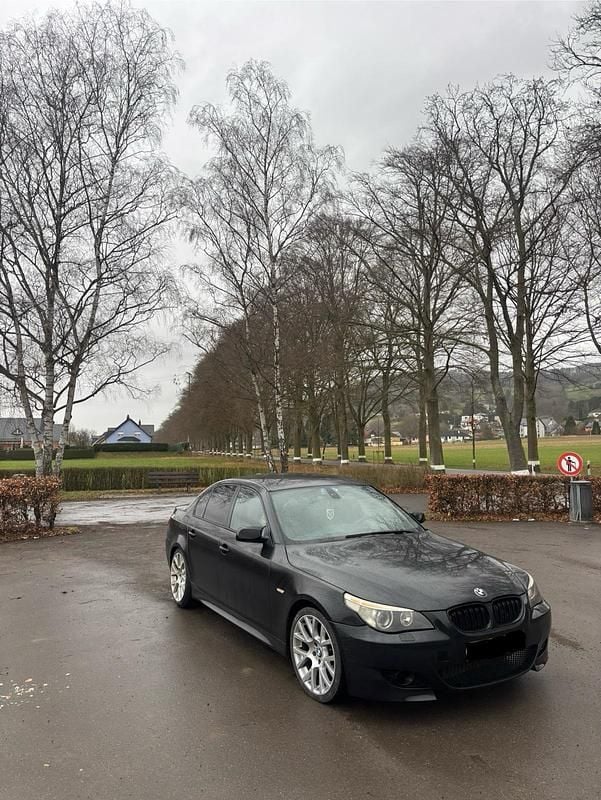 Schwarz Gebraucht 2005 BMW 530 Limousine | 4.900 € (Fairer Preis) - Bild 1/4
