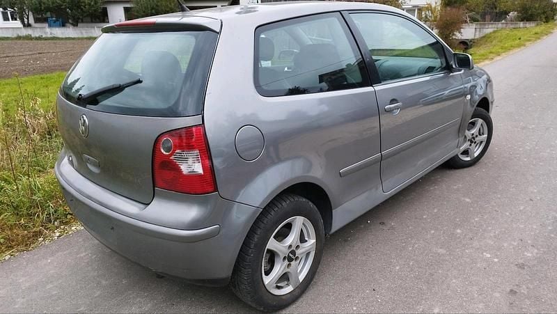 Gebraucht VW Polo 75 PS (55 kW) 2004 Silber Kleinwagen
