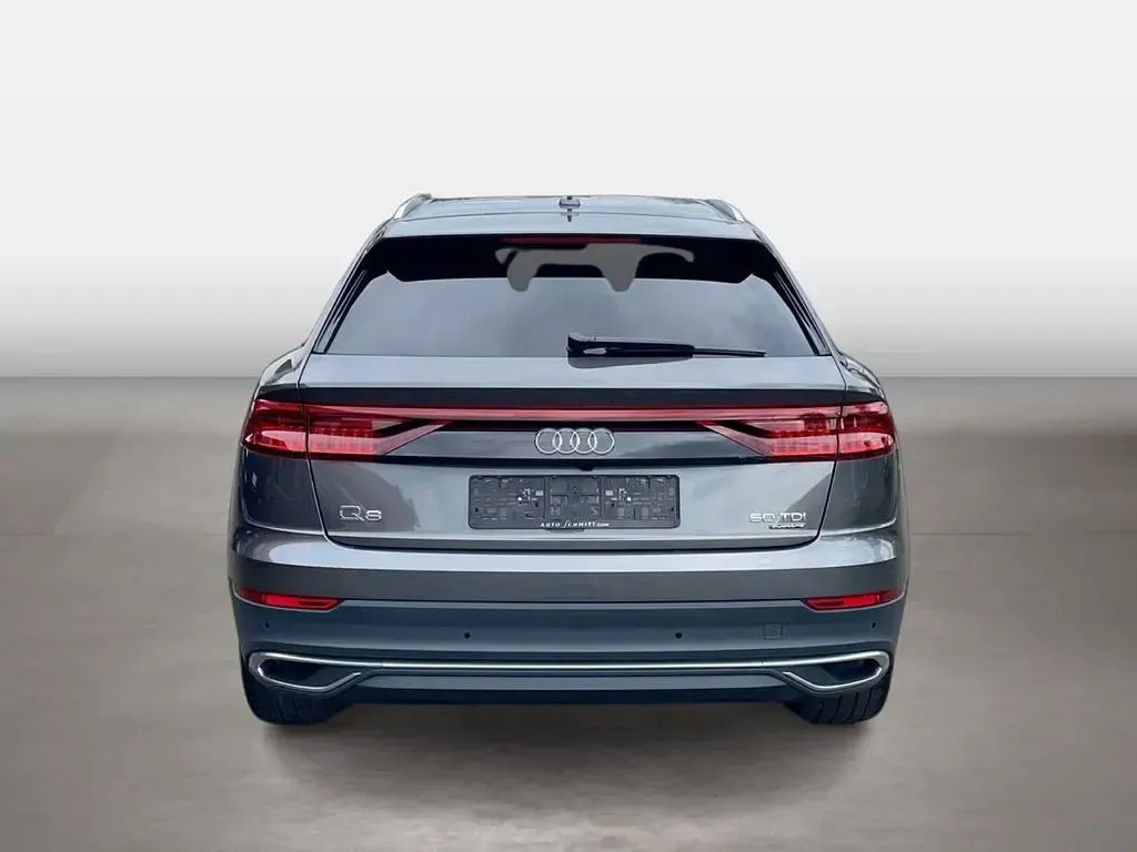 Gebraucht Audi Q8 Ambiente 286 PS (210 kW) 2022 Samuraigrau metallic SUV