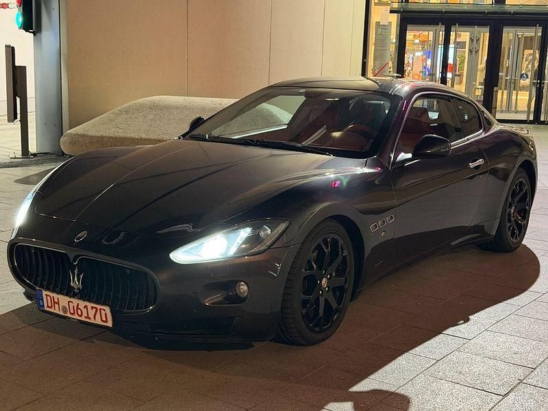 Gebraucht Maserati Granturismo 405 PS (297 kW) 2015 Grau Coupé