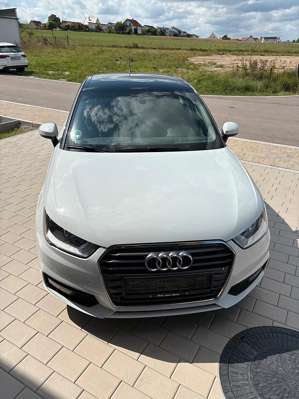 Weiß Gebraucht 2018 Audi A1 Sportback Kleinwagen | 10.500 € (Superpreis) - Bild 1/4