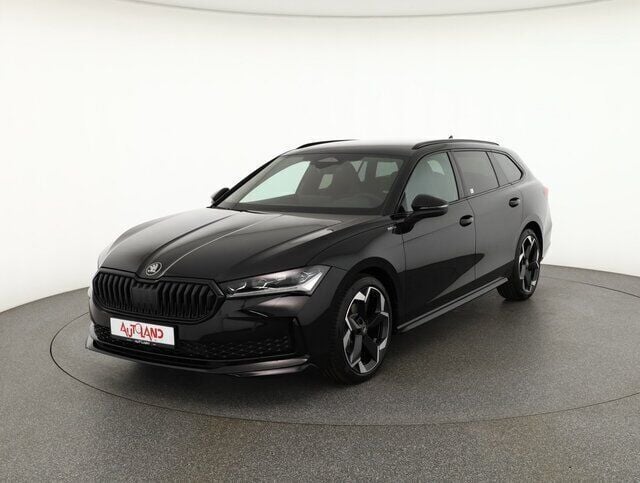Schwarz Neu 2025 Skoda Superb SportLine Kombi | 43.900 € (Fairer Preis) - Bild 1/4